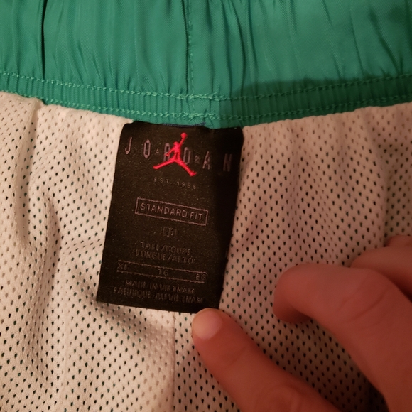 🏀 Jordan Board Shorts 🏀 - Picture 4 of 5